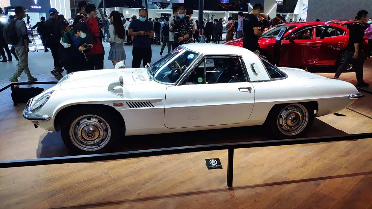 北京车展上的马自达cosmo sport实车