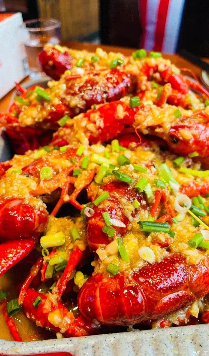 夏天,小龙虾,啤酒,烧烤约起来吧