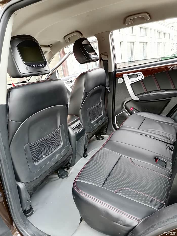 2015款前排座椅带显示屏