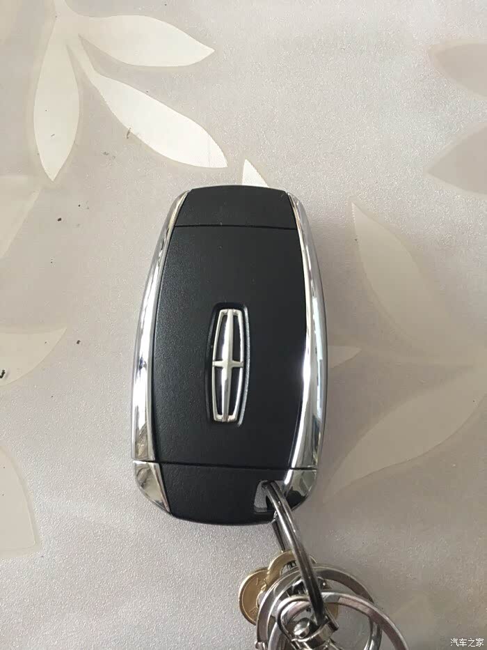 最后来个认证吧,林肯2017款mkz尊享 珍珠白.