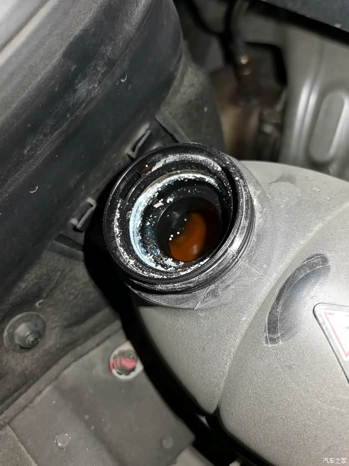 【图】glk260防冻液加注口结晶_奔驰glk级论坛_汽车之家论坛