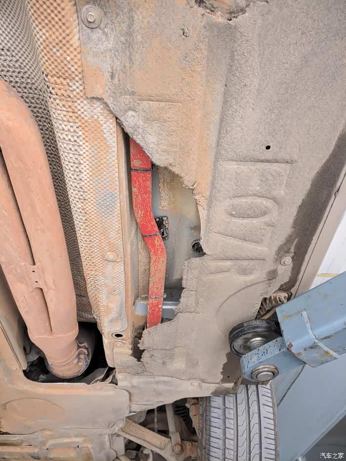 【图】535gt走烂路,下护板挂了,有换过的兄弟吗_宝马5系gt论坛_汽车之