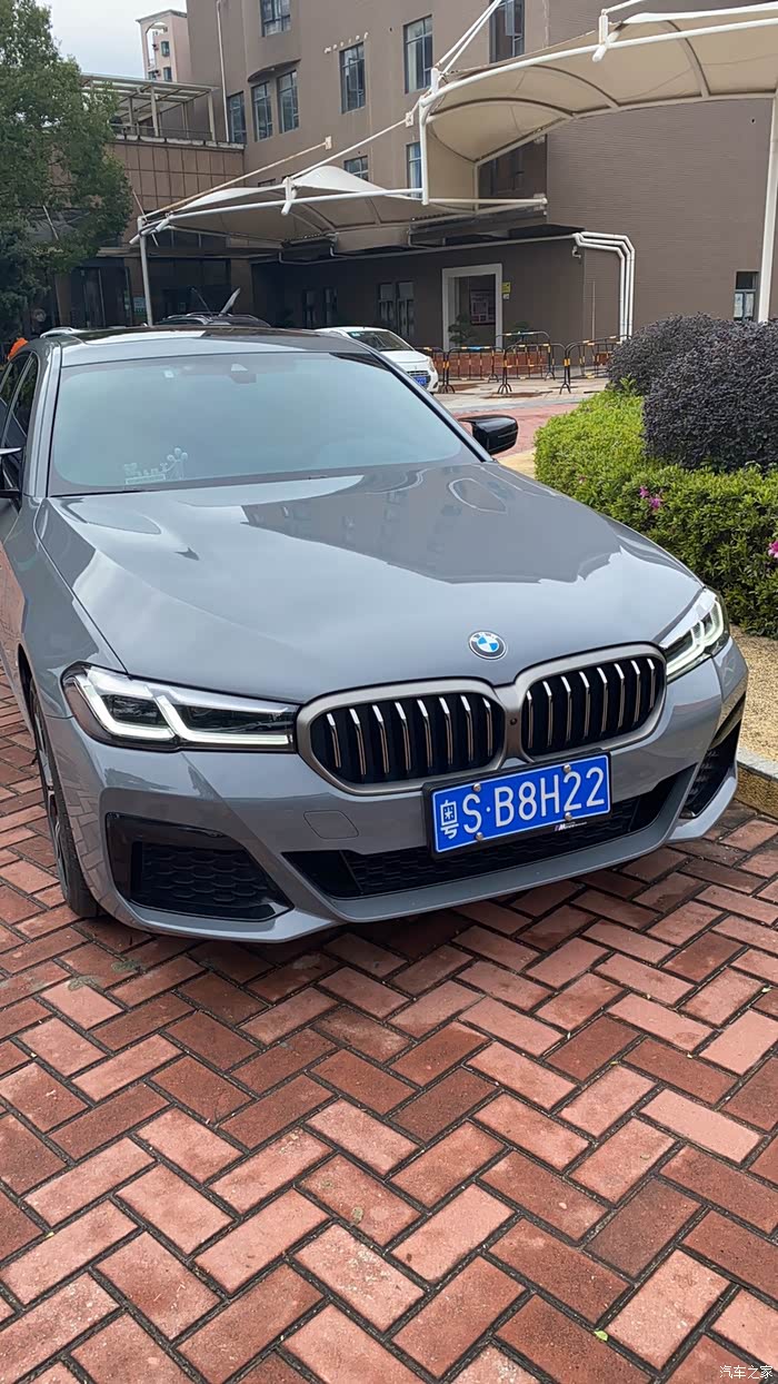 21款m550i的铈灰套件