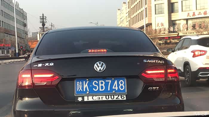 这是我见过最牛的车牌陕ksb748秒杀所有sb绝对称得上是老大