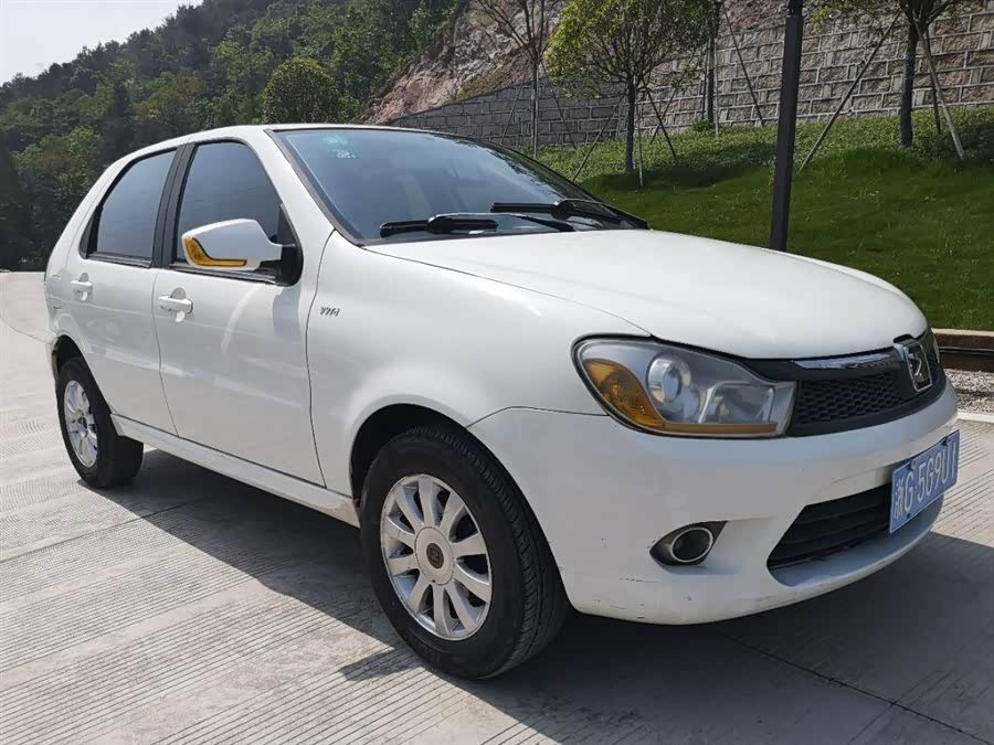 众泰z200hb,我居然是第一次见这车!