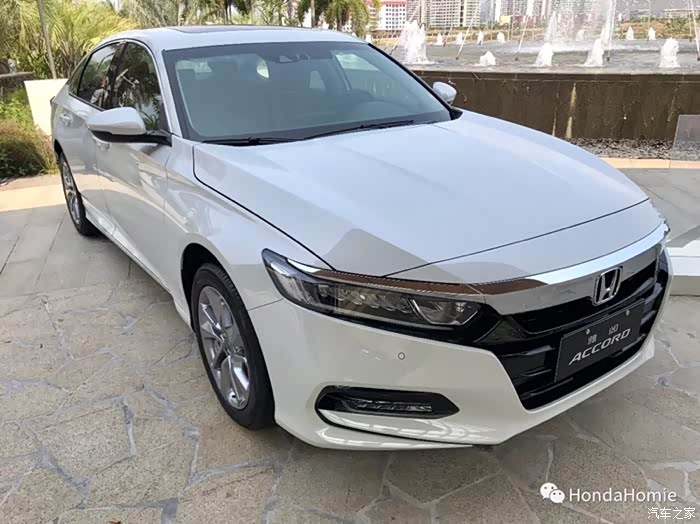 十代雅阁低配图片!