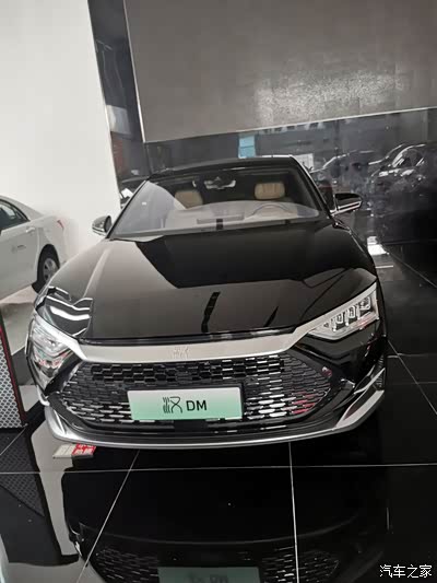 跑味十足 内饰更壕 性能彪悍 比亚迪汉ev实拍
