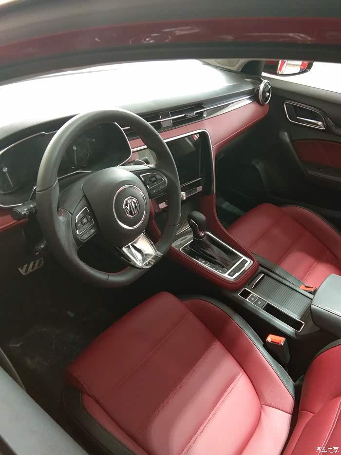 名爵小6,带你飞!