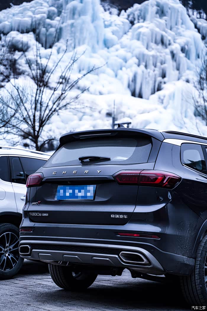 冰雪的浪漫喜提瑞虎8plus带小姐姐探寻蓝色童话世界