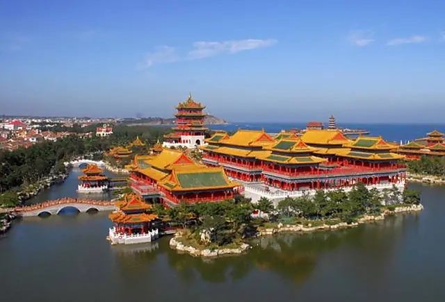 颐和园是中国现存规模最大最完整的皇家园林