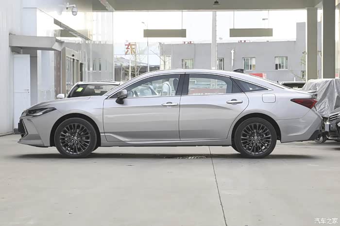 外观内饰小幅升级2022款丰田亚洲龙即将正式上市