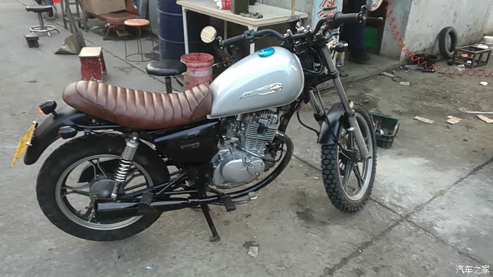 小白改铃木gn125复古不喜勿喷