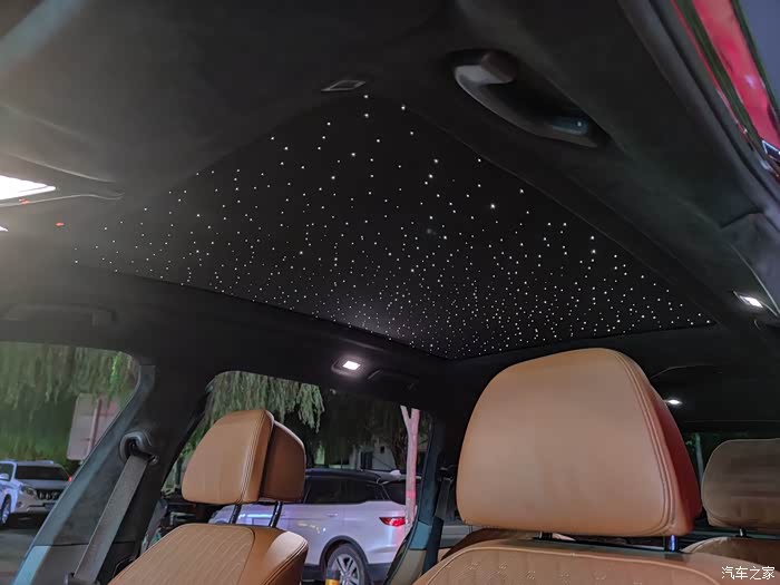 首台红旗h9送你一个全景天窗卷帘星空顶