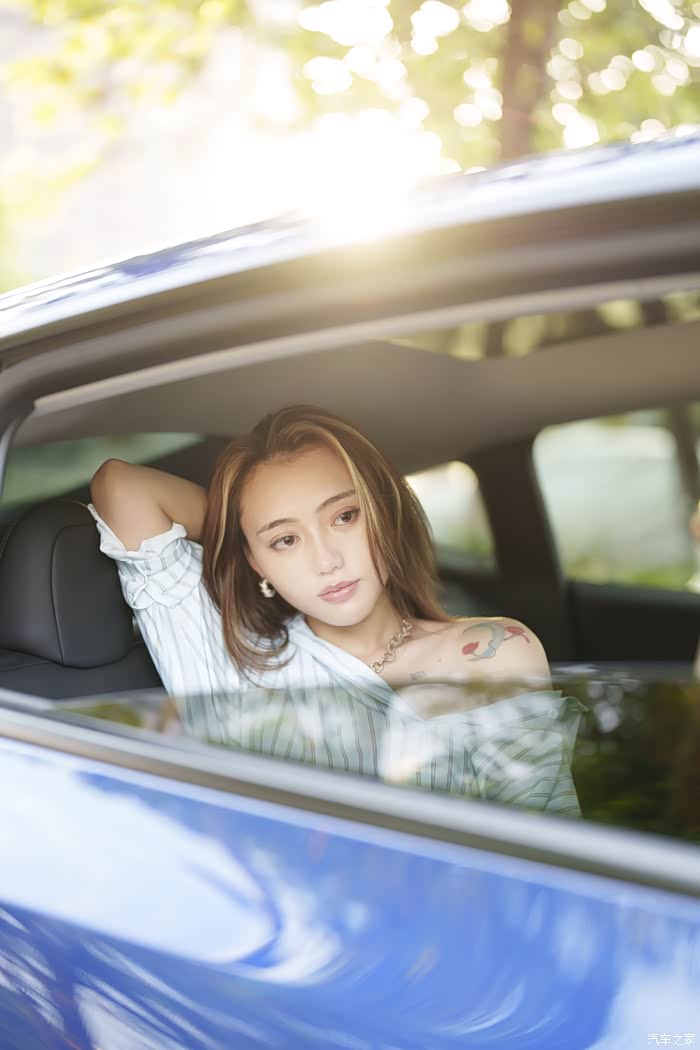 麻豆小姐姐和毛豆y时尚而富有激情的生活