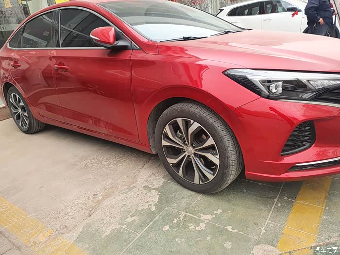 耀眼光芒四射的长安逸动plus