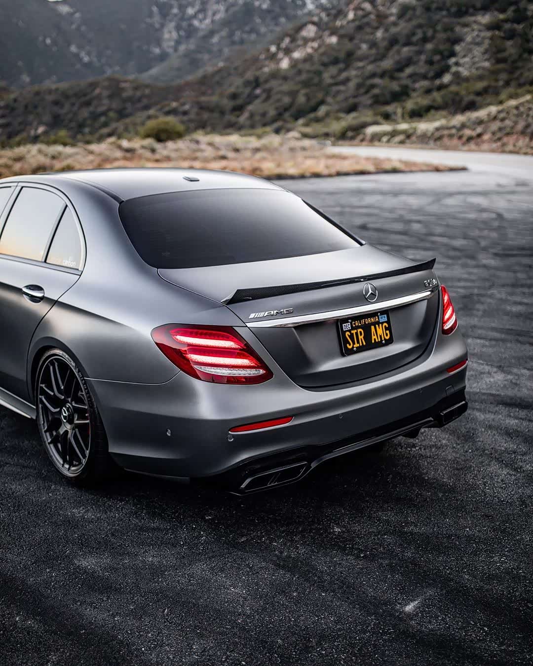 515 | 回复: 0 奔驰e级论坛 优雅的西装帅哥