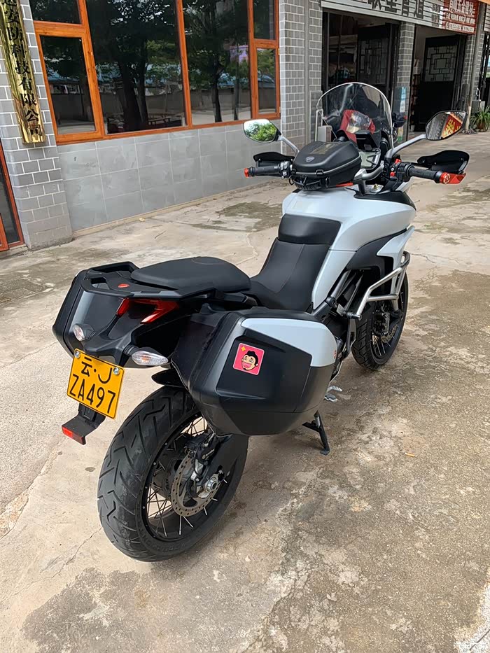 凯旋speed twin和scrambler1100