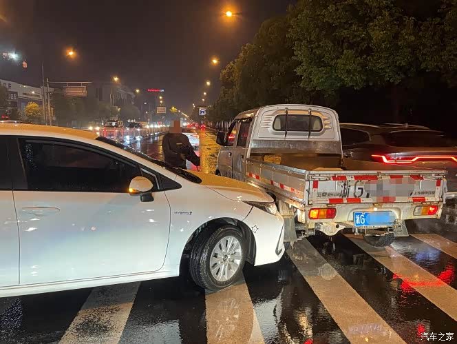 8年老司机的第一次撞车新卡罗拉好心疼