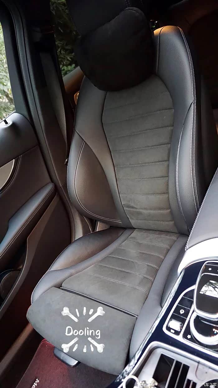 奔驰c200内饰颜色选择