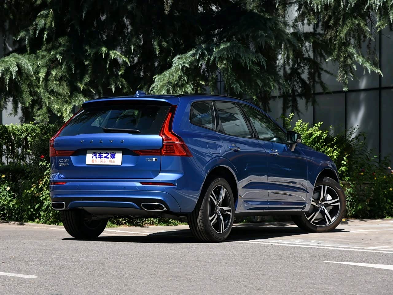 蓝色沃尔沃xc60也挺漂亮的