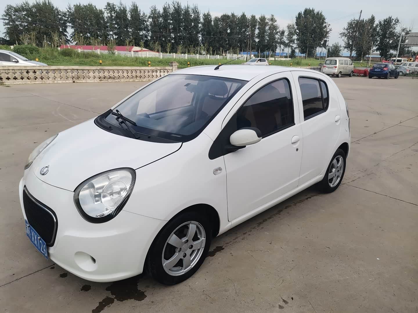 吉利熊猫当年卖的相当火爆的一款国产车