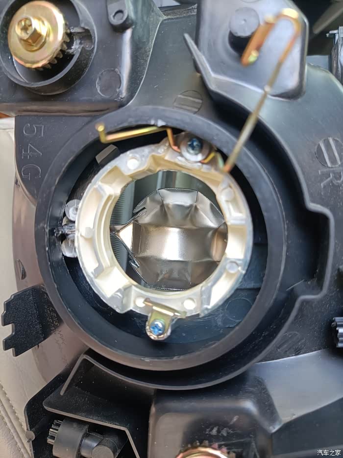 【图】【开车吧!庆子】拆卸大灯内小反光碗_陕西论坛_汽车之家论坛
