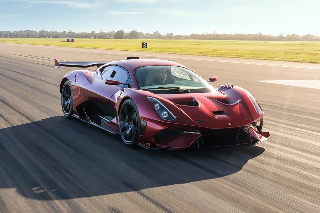 700马力的超跑bt62r,机器小怪兽.