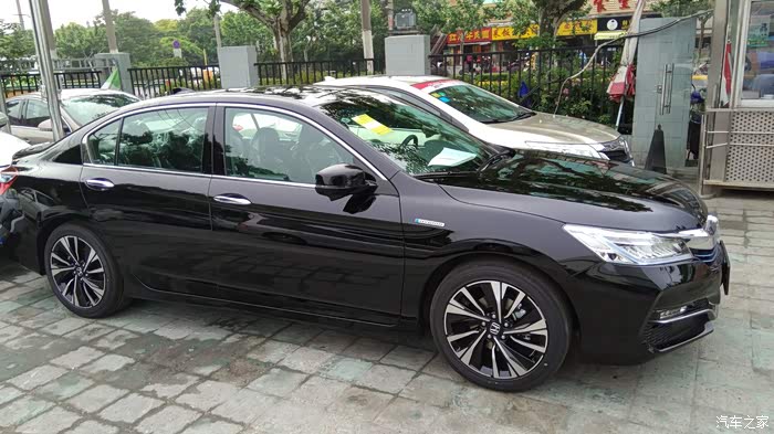 最终选择了9.5代的混动雅阁