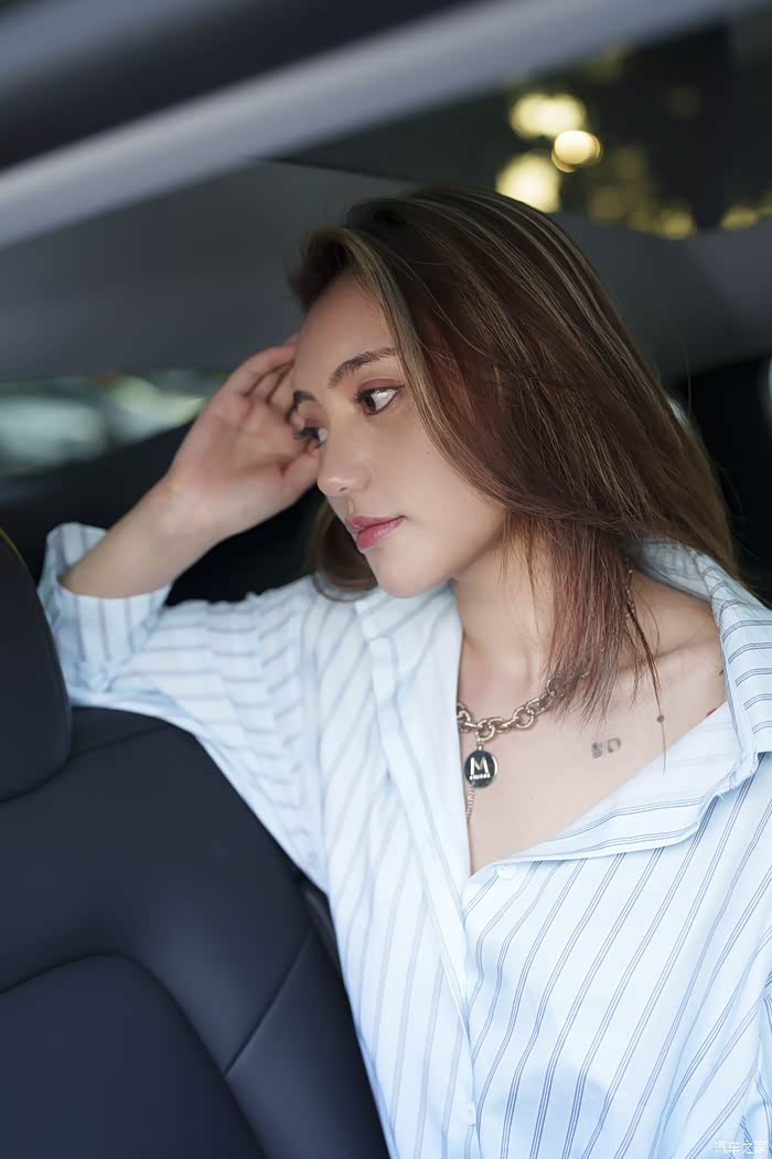 麻豆小姐姐和毛豆y时尚而富有激情的生活