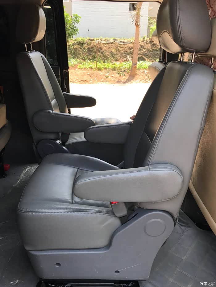 帅客中排改旋转座椅