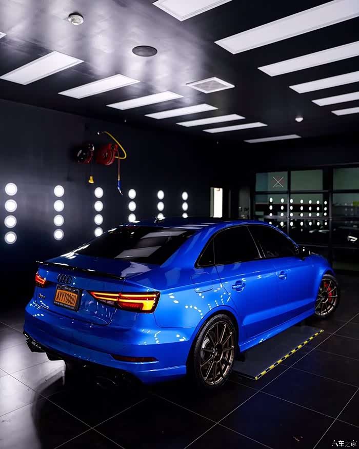 奥迪rs3,这涂装真惊艳