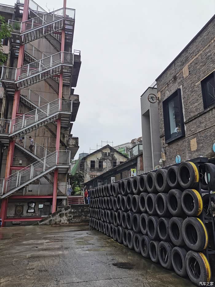 少年的你小沃xc40打卡网红地重庆鹅岭二厂