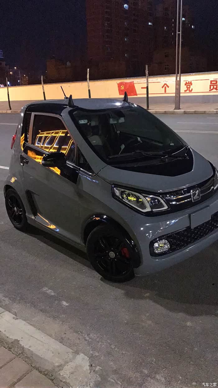 众泰e200全车贴膜改色