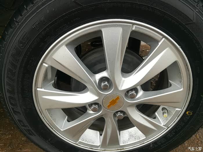 13款新赛欧时尚幸福版使用心得最近换轮胎了