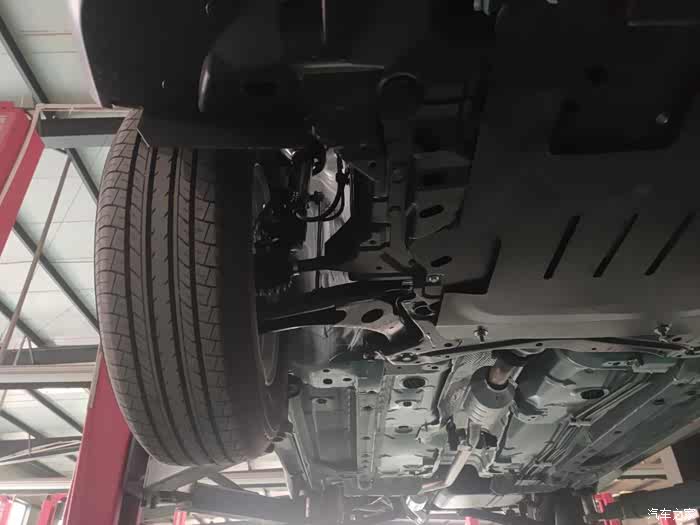 升起新劲炫欣赏其底盘专业厚实科技