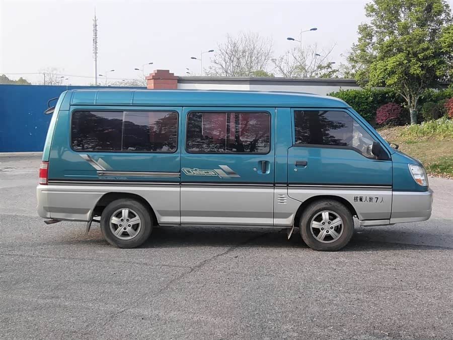 东南得利卡那个年代拉货搬家摆摊的好帮手