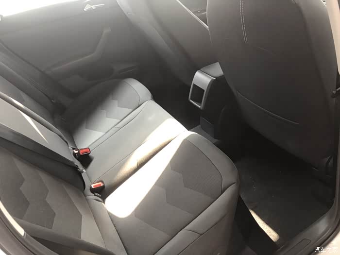 飞驰人生-大众polo-plus