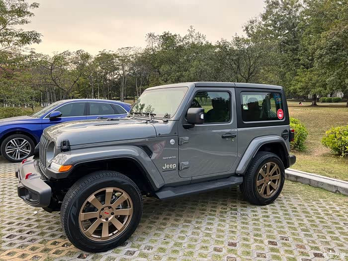 jeep撒哈拉两门