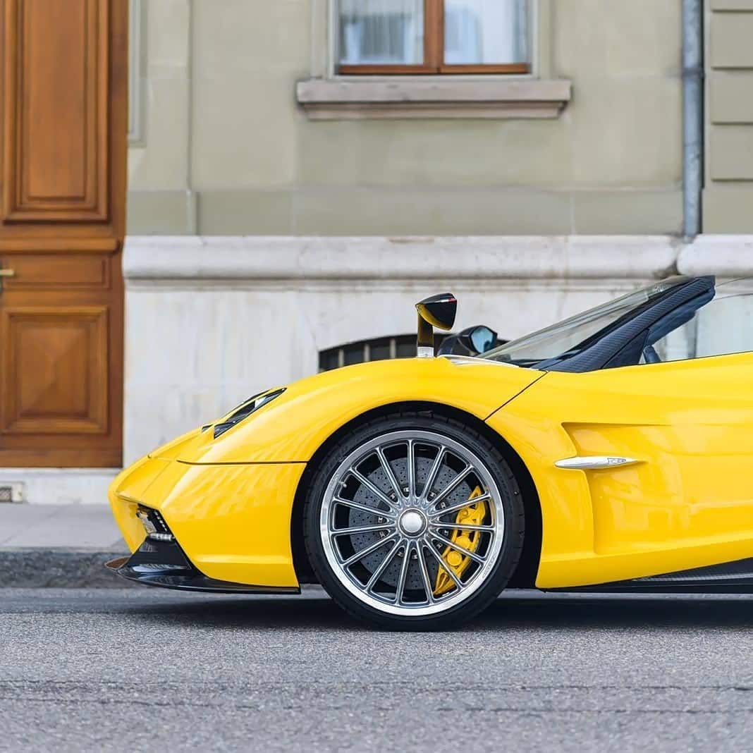 帕加尼 huayra roadster!