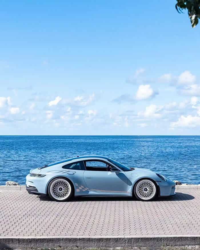 【图】浅蓝的保时捷911 gt3 touring,帅呆了_保时捷911论坛_汽车之家
