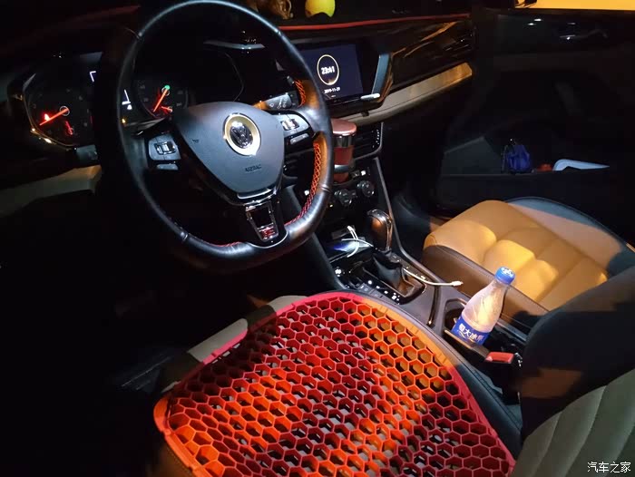 有没有途岳晚上内饰照片来几张呗,带氛围灯的,谢谢