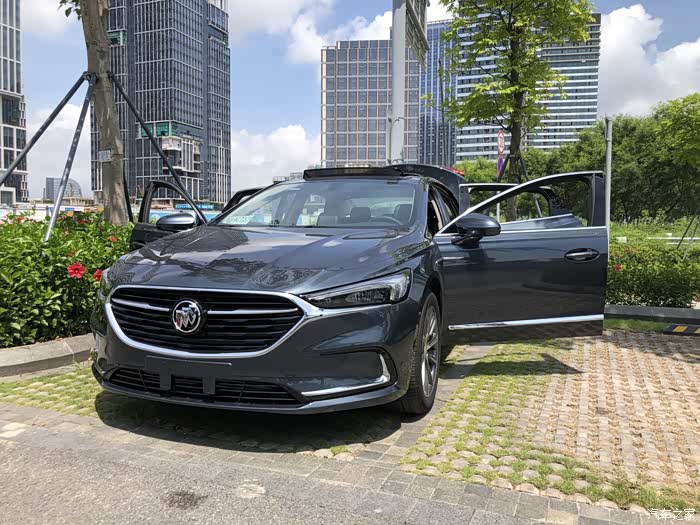 别克君越652t颜色控