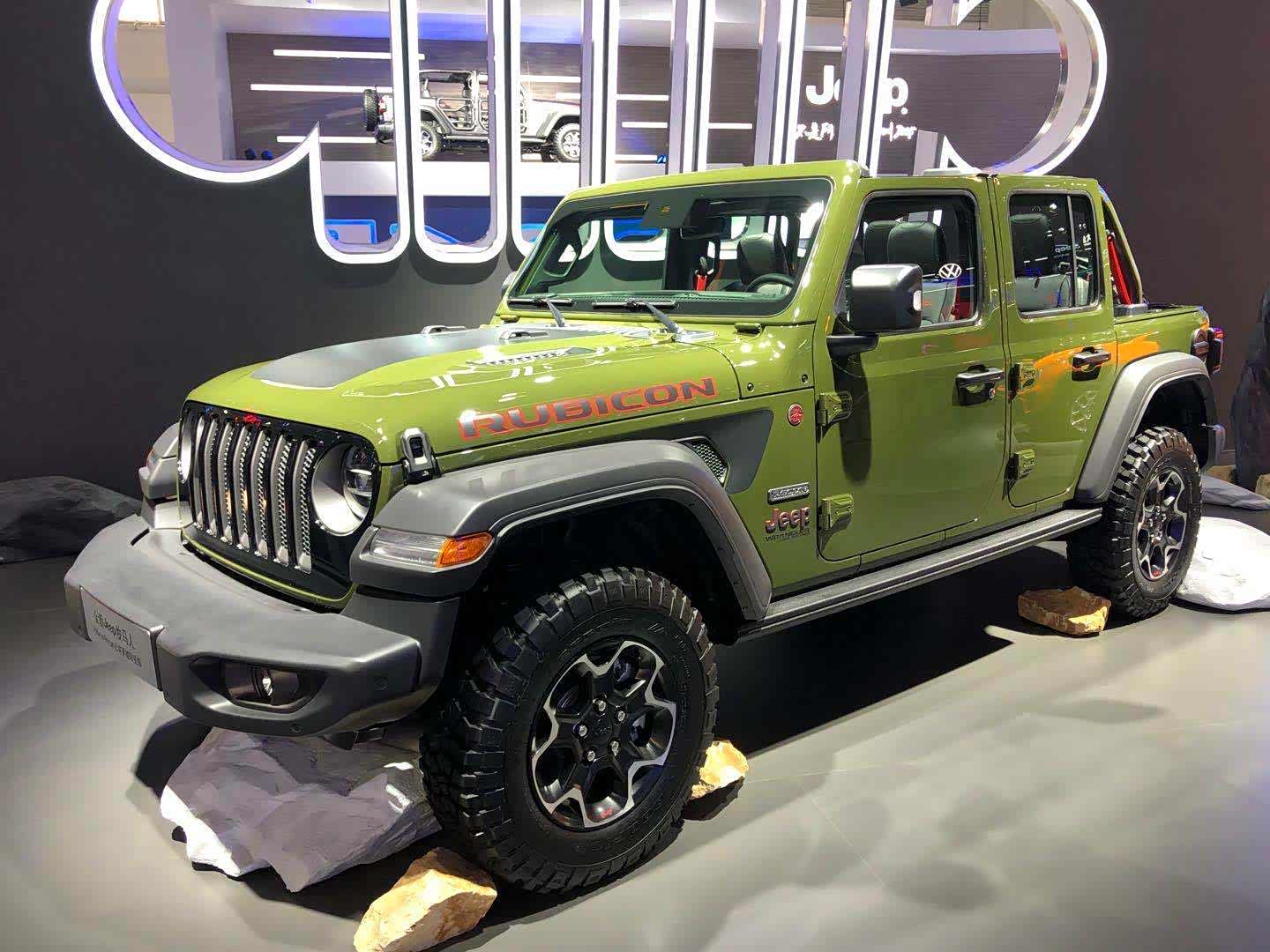 这丛林英雄限量版的牧马人可太惹人爱了!外观硬派霸气.