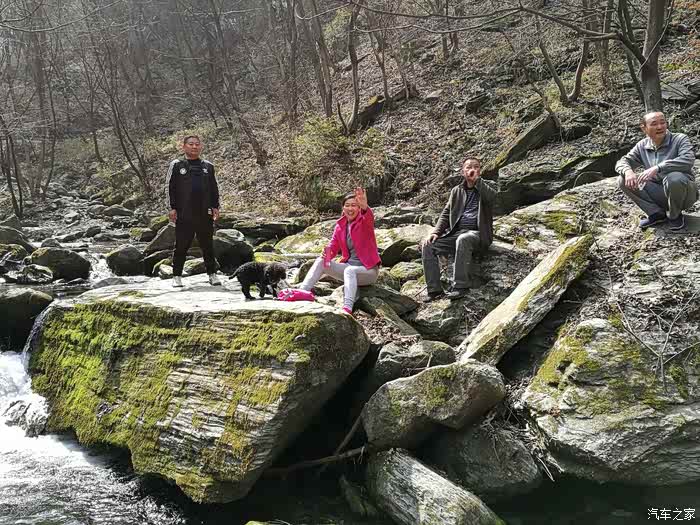 遛马"踏春耿峪村