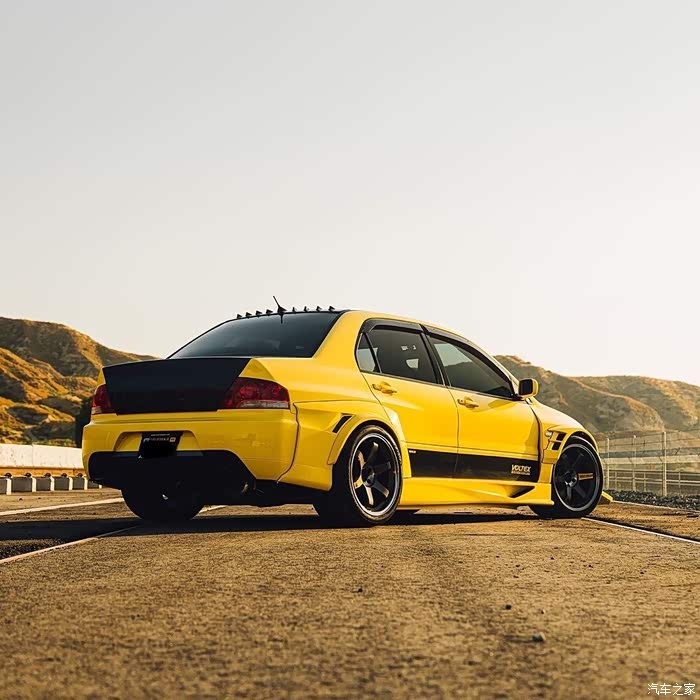 三菱evo8改装,黄色就很棒,很黄很暴力