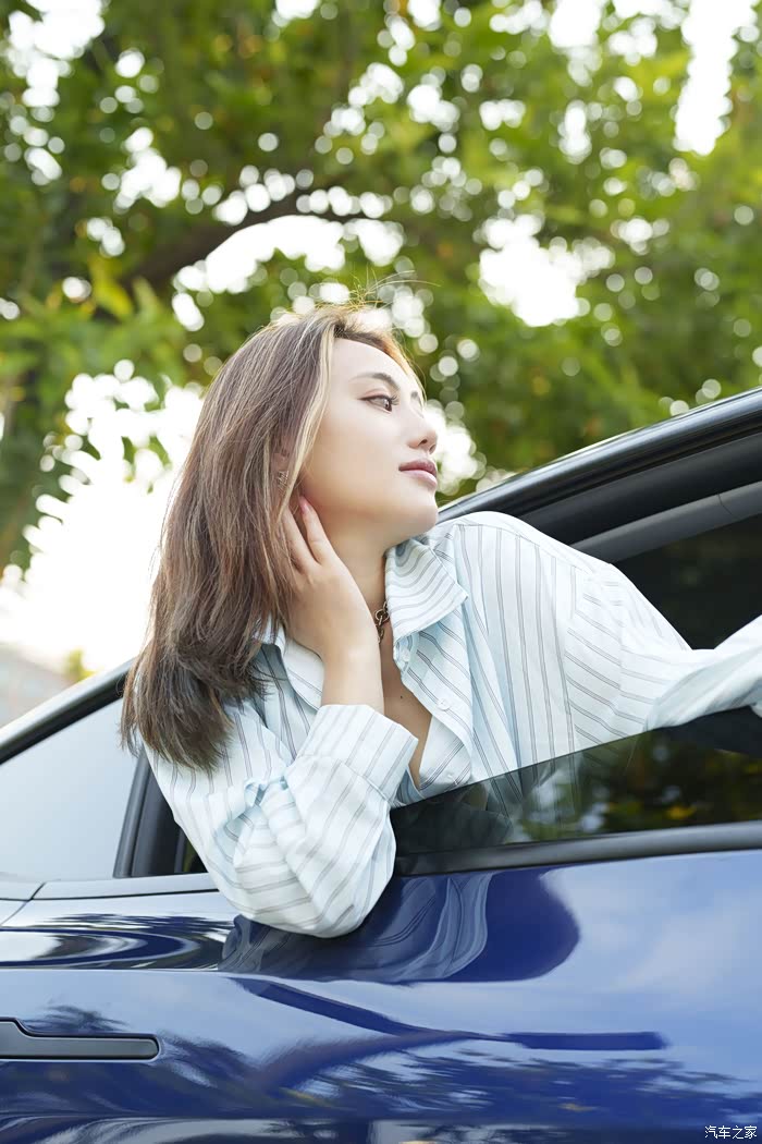 麻豆小姐姐和毛豆y时尚而富有激情的生活