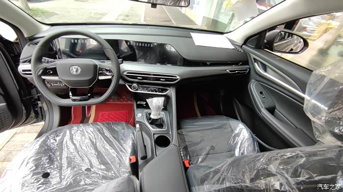 逸动plus手动挡的车来啦据说只有老司机才会选它