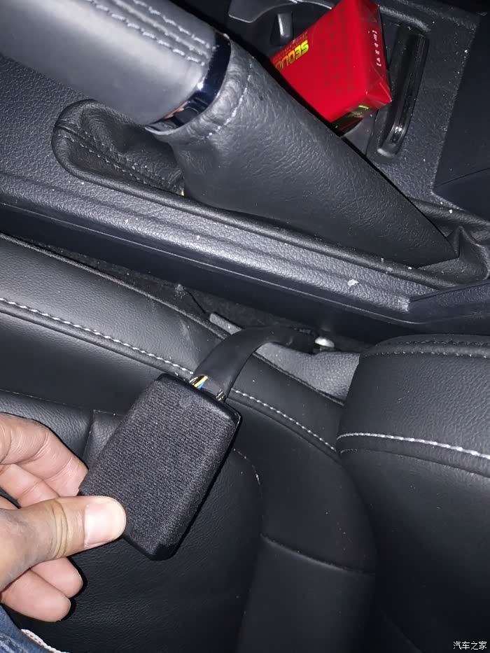 速腾安全带卡槽出来怎么办急