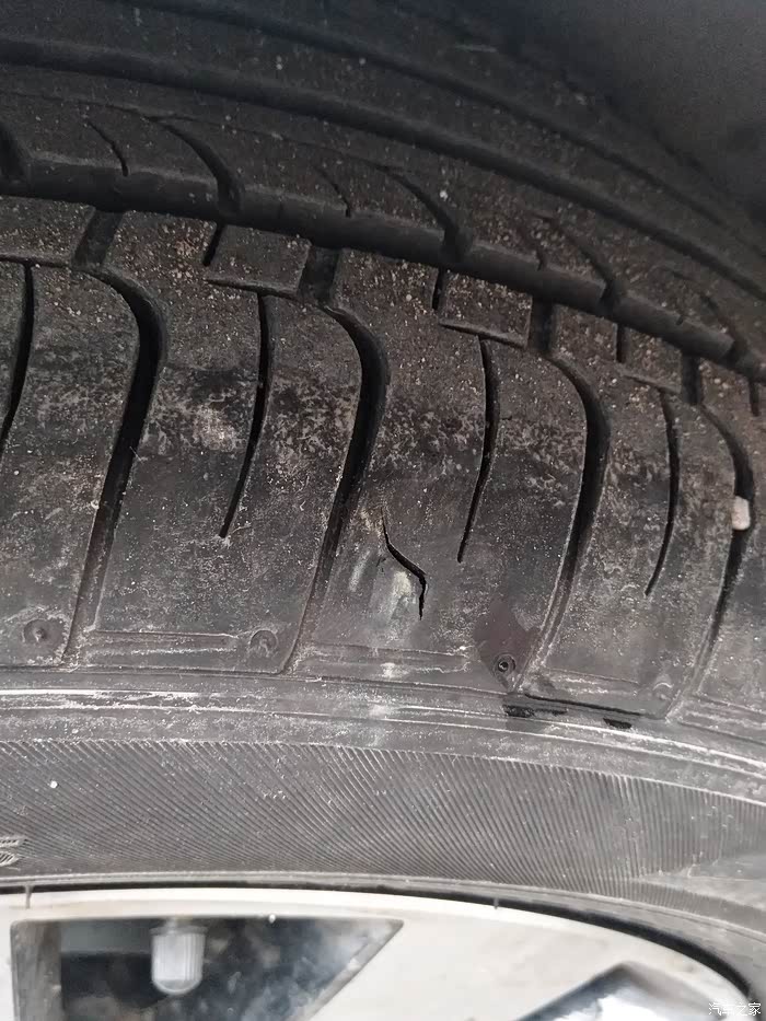轮胎扎破问题