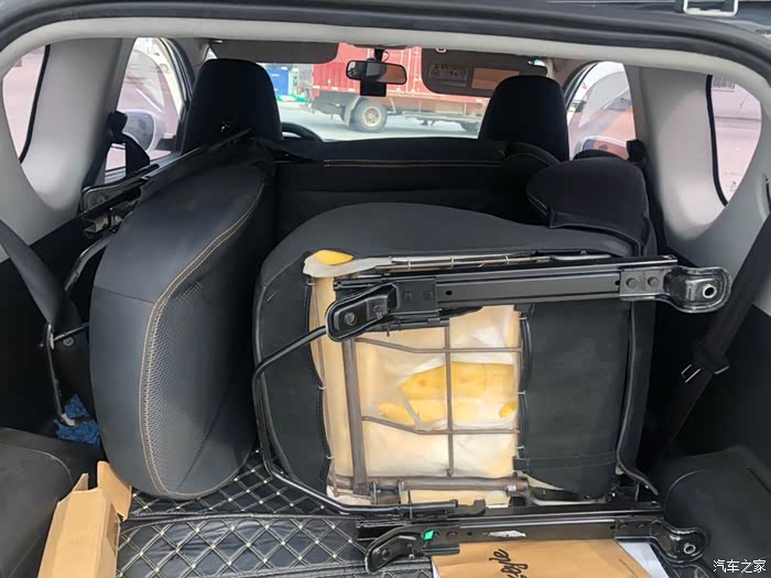 天津出一对小蚂蚁前排座椅